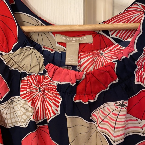 Banana republic sleeveless umbrella print top - Picture 2 of 6